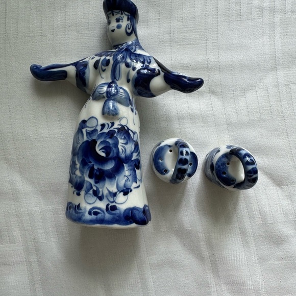 Russian Gzhel Girl with rocker and buckets Handmade - Picture 3 of 7